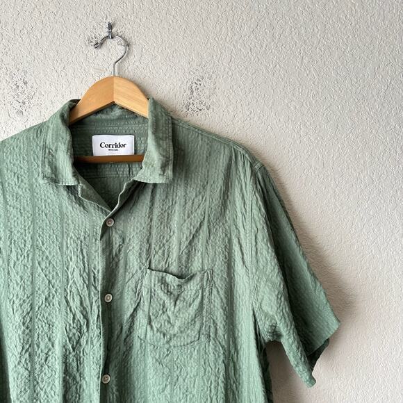 CORRIDOR Seersucker Camp Shirt Thyme Green Striped Button Up Beach Travel - Picture 3 of 7